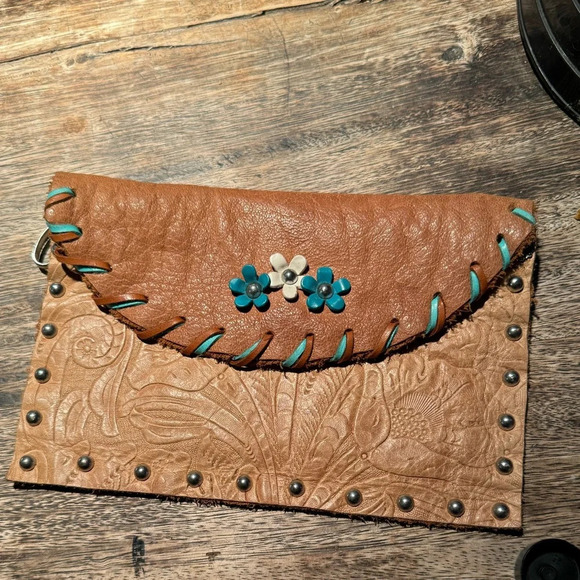 Hand tooled leather fanny pack belt bag - Picture 3 of 13